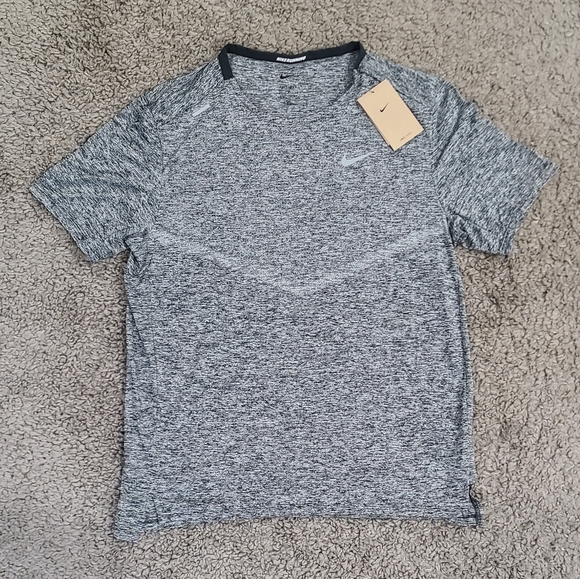 nike rise 365 top